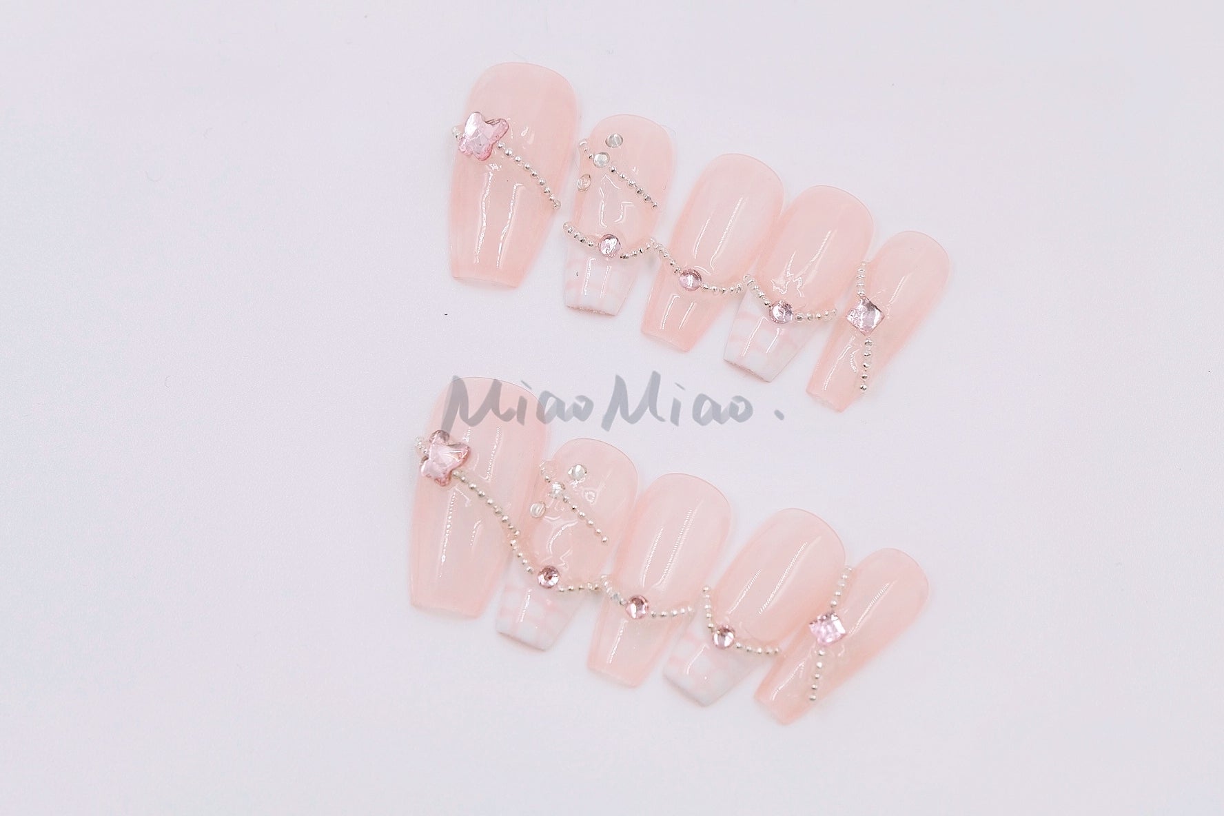 Press on Nails – Miaomiaouk