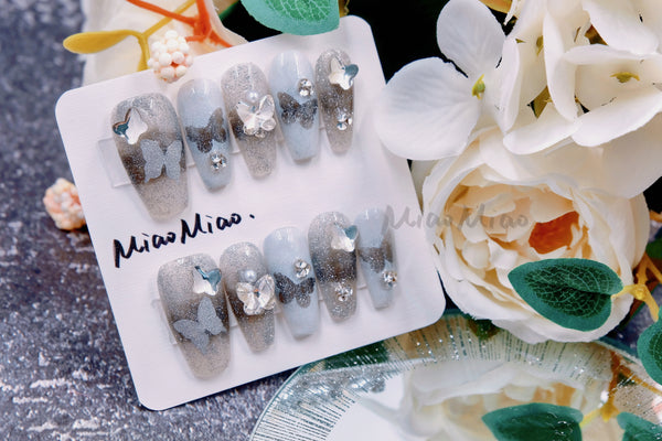 Silver Butterfly 10pcs Salon-quality Handmade Press on Nails - Medium Length 银色蝴蝶中T