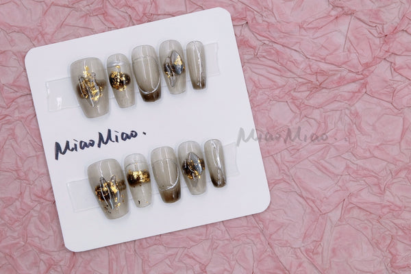 Regal Black Gold 10pcs Salon-quality Handmade Press on Nails - Short Length